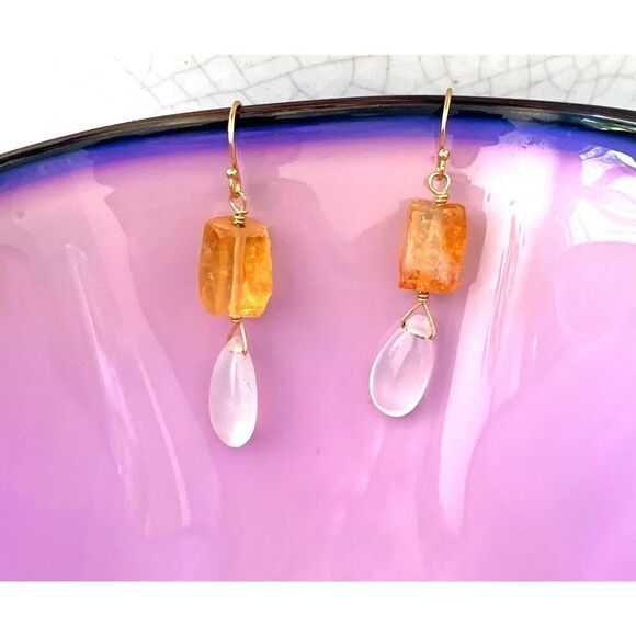 Vintage Citrine Yellow Cabochon Drop Earrings, teardrop Moonstone, Unmarked - Picture 2 of 3